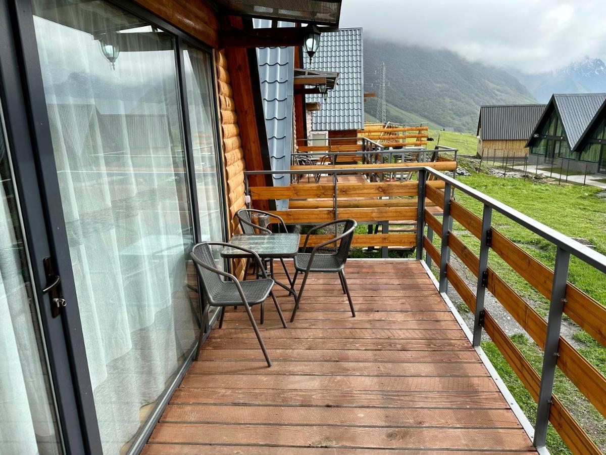 T&T Cottage Kazbegi Exterior foto